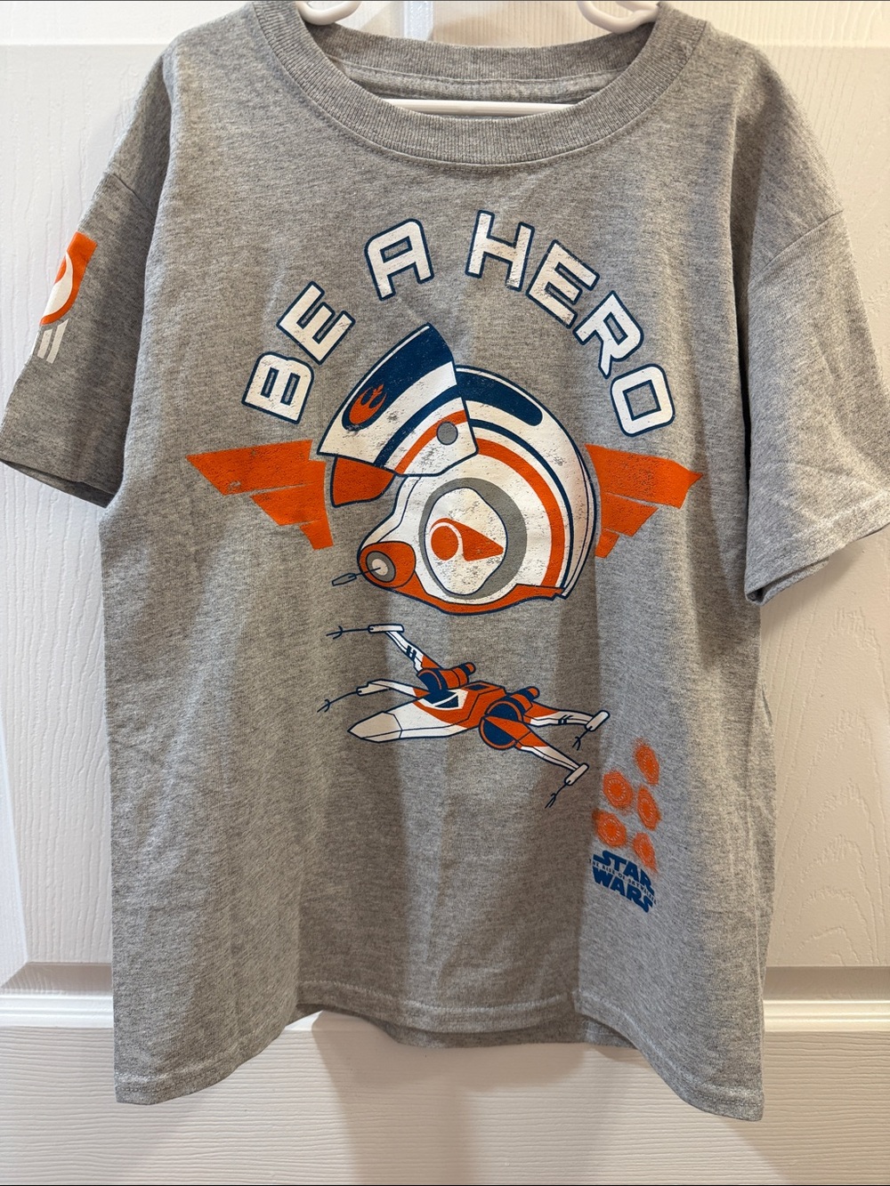 Star Wars Gray Tee with Orange and Blue Graphics - "Be A Hero"